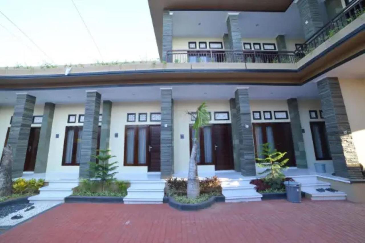 Oyo Flagship 91237 Ratu Guest House Kedunganan Eksteriør billede