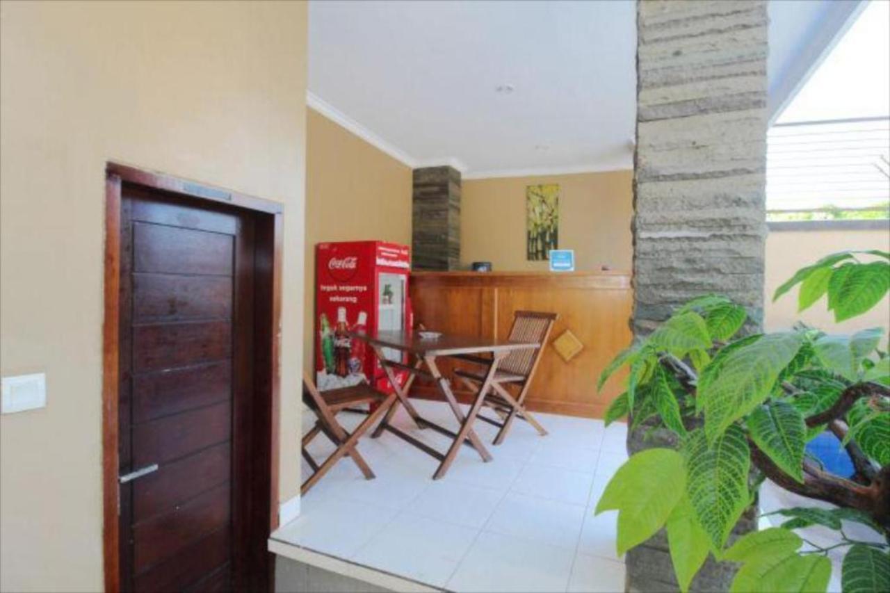 Oyo Flagship 91237 Ratu Guest House Kedunganan Eksteriør billede